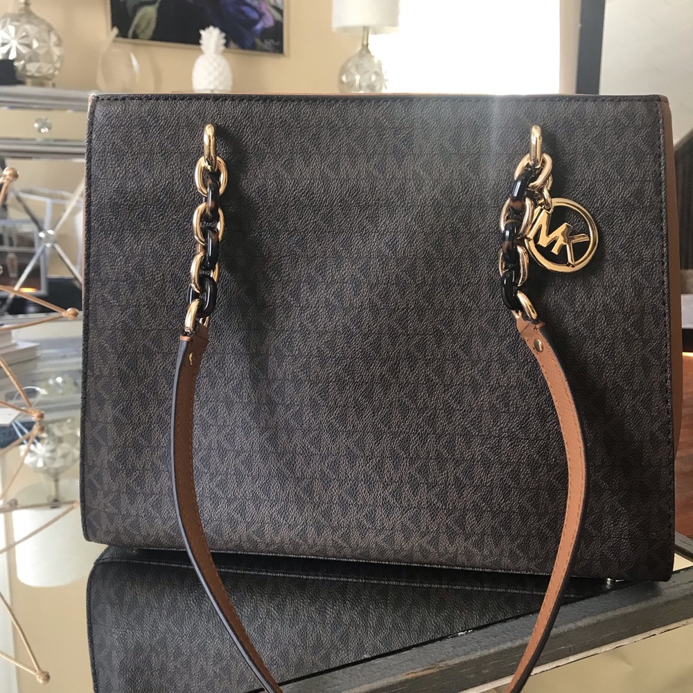 NWT authentic Micheal Kors Sofia tote